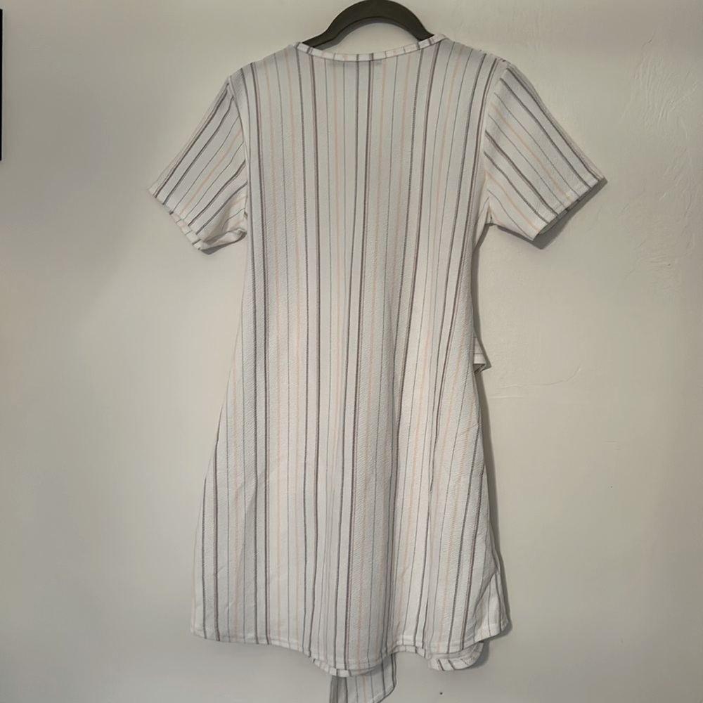 NWOT boohoo Stripe Tie Waist Shift Dress - Picture 5 of 5